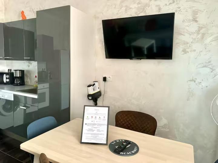 Grand Hotel - Magnifique Appartement Bord De Plage Centrale Αρασόν Εξωτερικό φωτογραφία